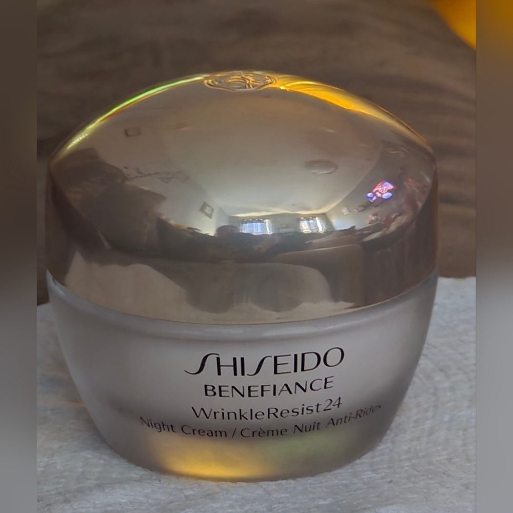 Shiseido Benefiance WrinkleResist24 Night Cream - Silver and Gold